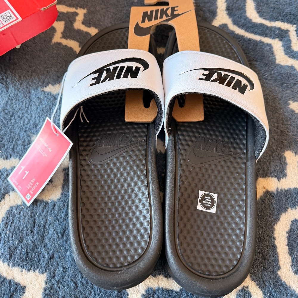 Nikes Men’s slides